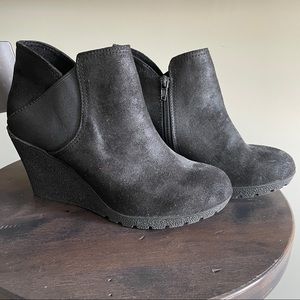 Size 7 Black Wedge Booties